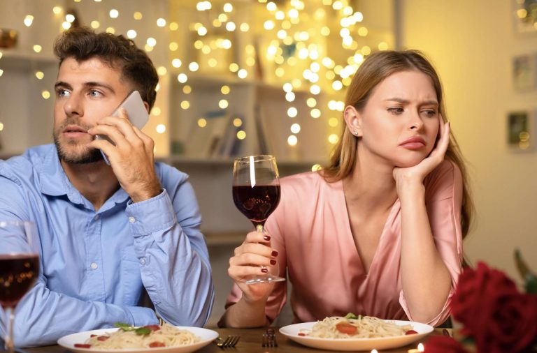 9 First Date Mistakes That Can Ruin Your Chance of a 2nd